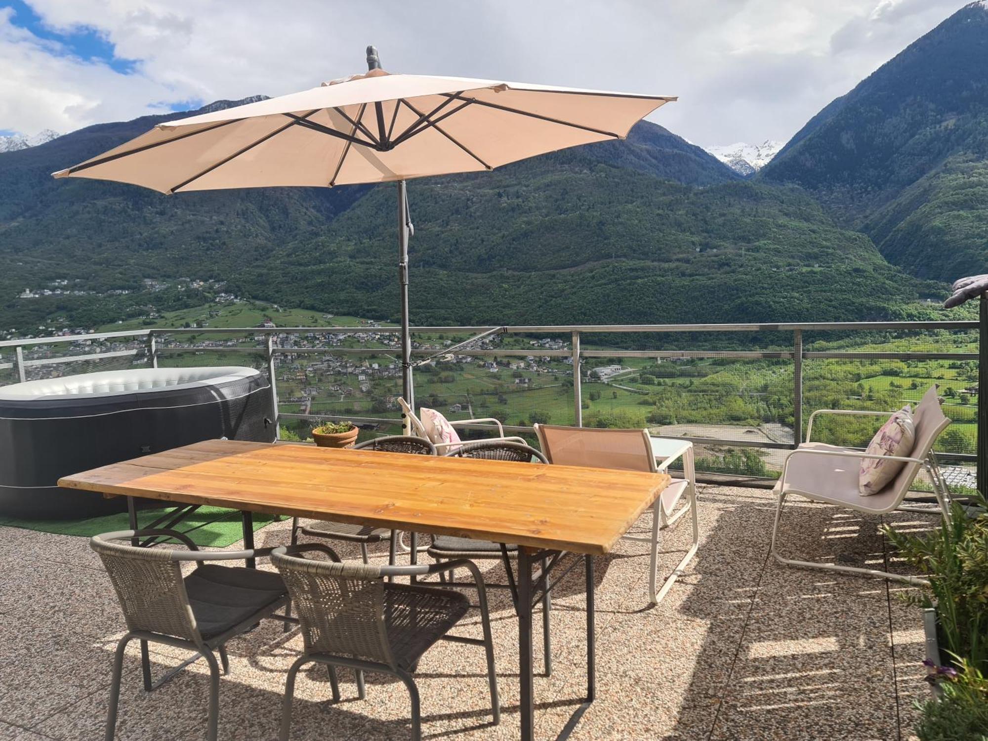 Casa Vacanze La Ca Del Cunfec ソンドリオ エクステリア 写真